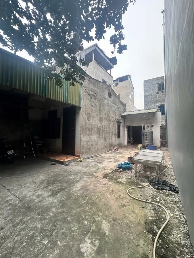 BÁN ĐẤT Bắc Cầu 72 ĐẤT Ô TÔ VÀO ĐẤT mặt tiền 4 m,8.99 tỷ Long Biên Hà Nội