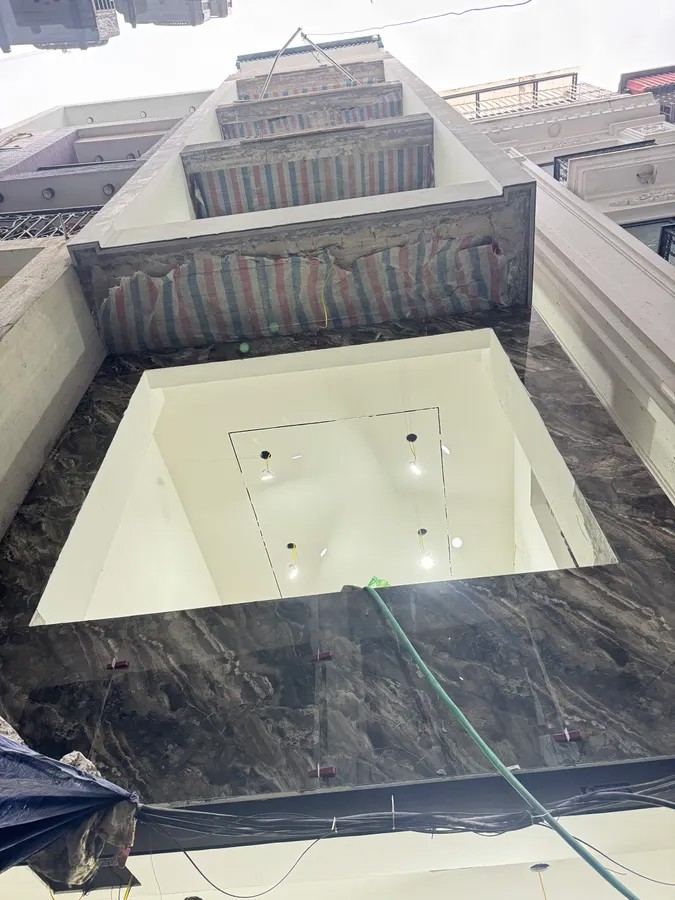 NHÀ MỚI NGÕ RỘNG BA GÁC Phố Trạm 39m2 X 7 Tầng 10.85 tỷ Long Biên Hà Nội