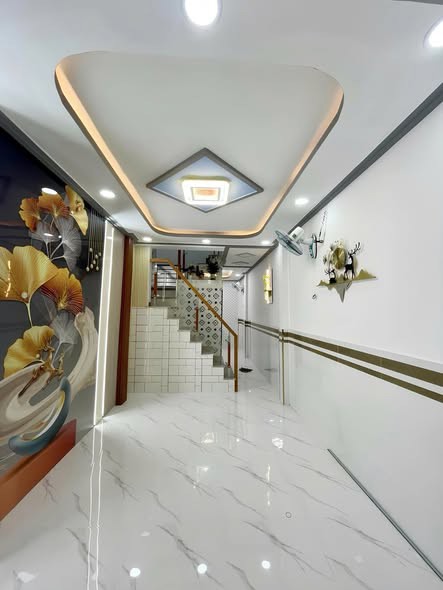 Nhà Đúc 2 Tầng - Sát Ngã Tư Bốn Xã - chỉ 3ty xíu