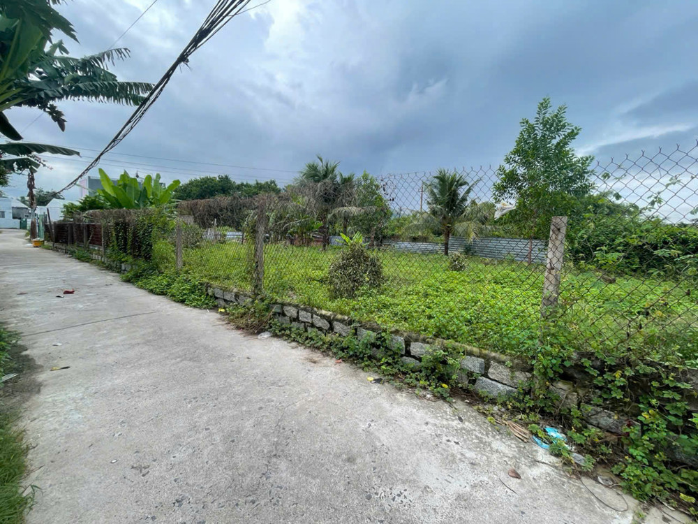 BÁN ĐẤT FULL THỔ ĐƯỜNG Ô TÔ – VIEW SÔNG ĐẸP TẠI VĨNH HIỆP, NHA TRANG 

- Vị trí vàng: Mặt sau