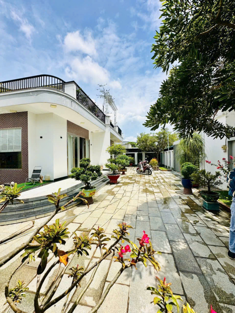 Bán nhà 2 mặt tiền 25x30m giá 21,5 tỷ Đường 8m Nguyễn Thị Thảnh