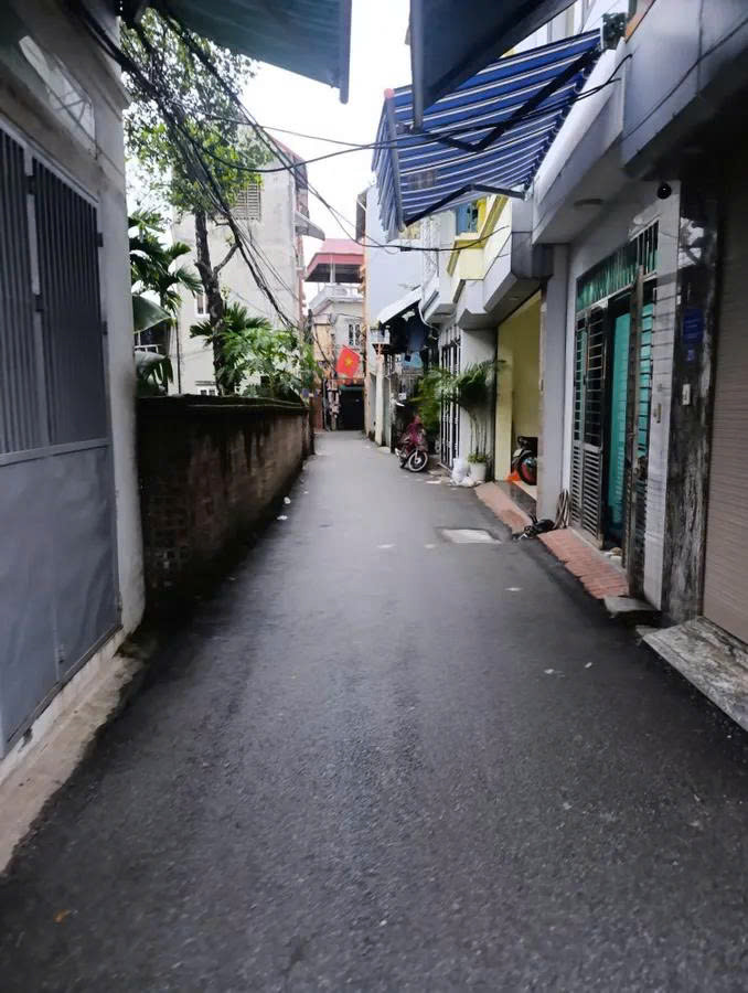 BÁN ĐẤT TẶNG NHÀ CẤP 4 TẠI YÊN BÌNH - HÀ ĐÔNG 44M2, MT 4.3M, Giá 3.85 tỷ - NGÕ OTO - NỞ HẬU 