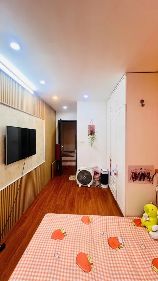 Bán Nhà Ngõ Thịnh Hào3 18/22m2. 5 tầng. mặt tiền 2.7m. giá 5.85 tỷ Đống Đa Hà Nội
