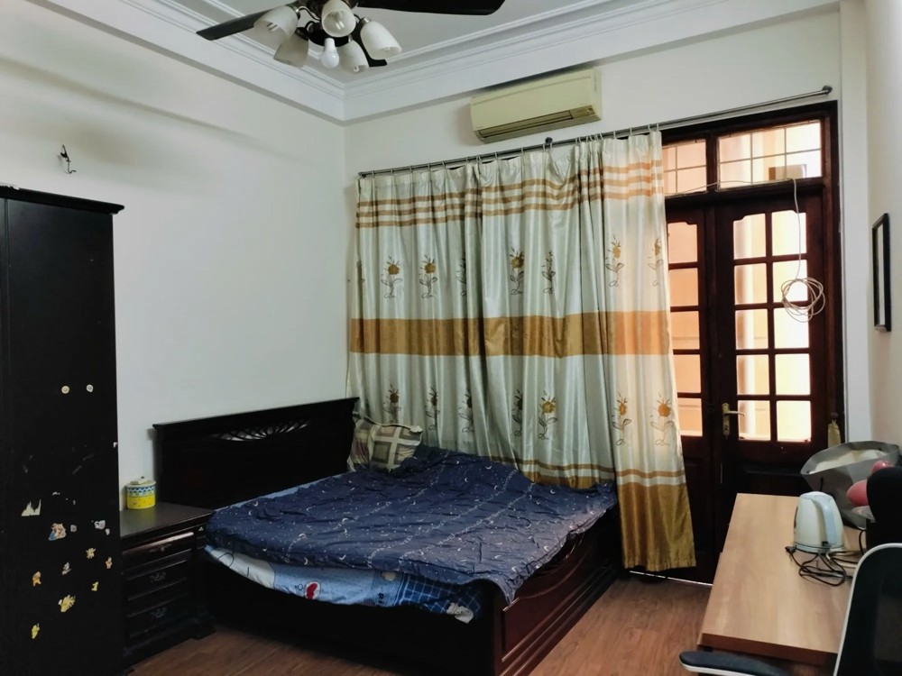 Bán Nhà Kim Mã 31m2. 5 tầng. mặt tiền 3.51m. giá 8.1 Tỷ Ba Đình Hà Nội