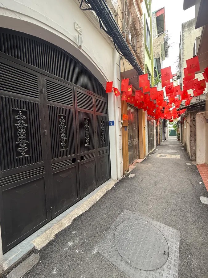 BAN NHÀ RIÊNG Ô TÔ ĐỖ CỬA Ngọc Thụy 68m2  5 tầng 10.9 tỷ Long Biên Hà Nội