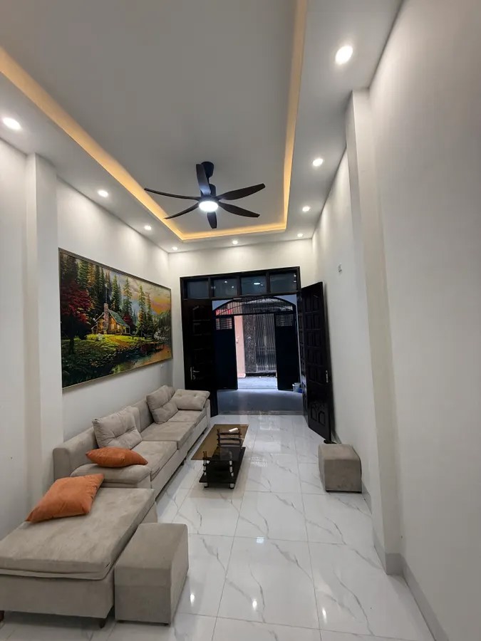 BAN NHÀ RIÊNG Ô TÔ ĐỖ CỬA Ngọc Thụy 68m2  5 tầng 10.9 tỷ Long Biên Hà Nội