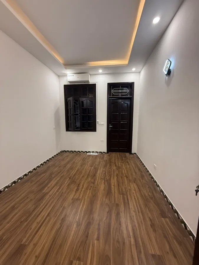 BAN NHÀ RIÊNG Ô TÔ ĐỖ CỬA Ngọc Thụy 68m2  5 tầng 10.9 tỷ Long Biên Hà Nội