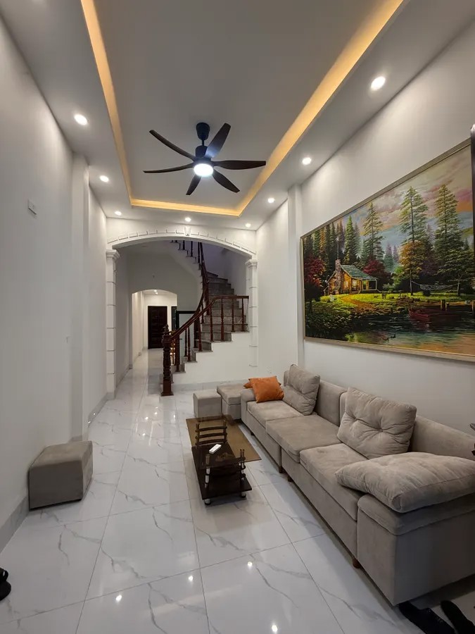 BAN NHÀ RIÊNG Ô TÔ ĐỖ CỬA Ngọc Thụy 68m2  5 tầng 10.9 tỷ Long Biên Hà Nội