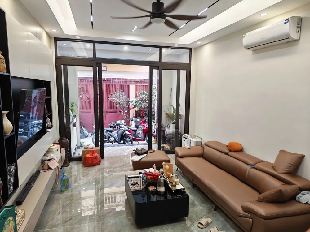 BAN NHÀ Phố Ngọc Thụy Ô TỖ ĐỖ CỬA  52 m2 X 4 Tầng 11.8 tỷ Long Biên Hà Nộ