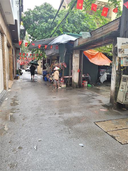 VỊ TRÍ ĐẸP - GẦN PHỐ - LÔ GÓC - NHÀ NỞ HẬU LỘC LÁ  - XÂY CĂN HỘ KD CHO THUÊ. – 3 TẦNG – 65M2