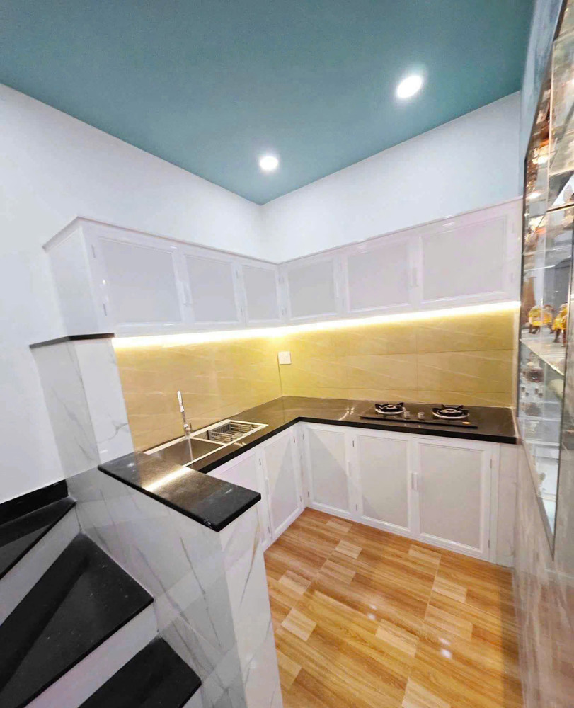 Cần bán nhanh nhà 2 tầng gần Chợ Đầm, hẻm thông 2/4 – full tiện ích