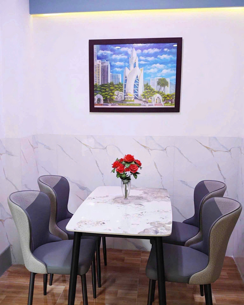 Cần bán nhanh nhà 2 tầng gần Chợ Đầm, hẻm thông 2/4 – full tiện ích