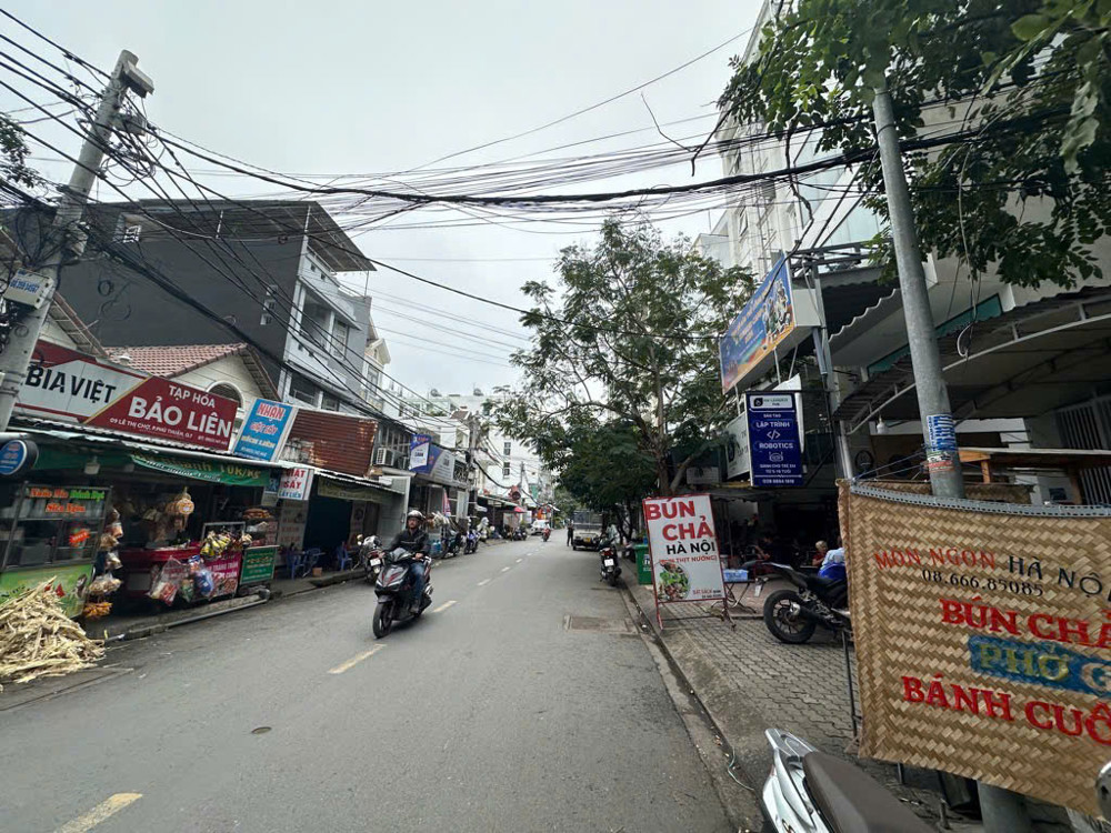 Bán nhà MT Lê Thị Chợ Quận 7 – diện tích 5x24m, 2 tầng, đang kinh doanh CHDV