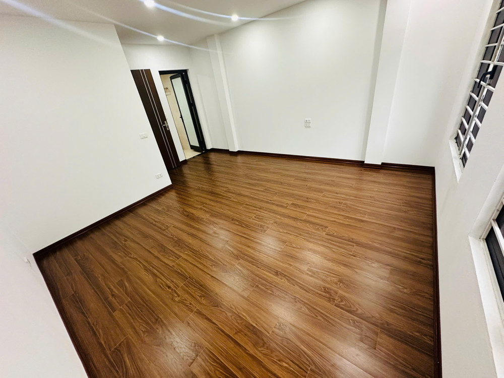 252.16.25.3 Ngọc Thụy 30 5 4.6 7.65 tỷ Long Biên