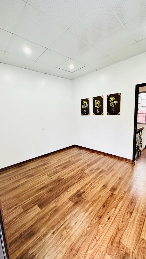 Bán Nhà Vân Đồn 34m2.  5 tầng. mặt tiền 4. giá 7.5 Tỷ Hai Bà Trưng Hà Nội