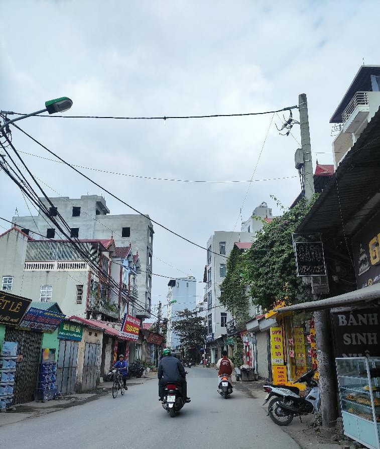 Cực phẩm đất kinh doanh Tây Mỗ – ô tô 2 chiều, cách Vinhomes vài bước – giá rẻ giật mình