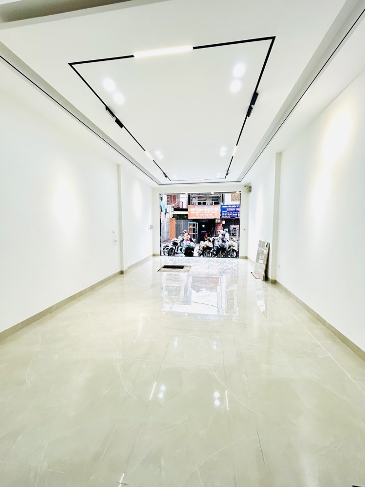 SIÊU PHẨM, BÁN NHÀ TƯ ĐÌNH LONG BIÊN,THANG MÁY, VỈA HÈ, KINH DOANH,OTO TRÁNH,42M