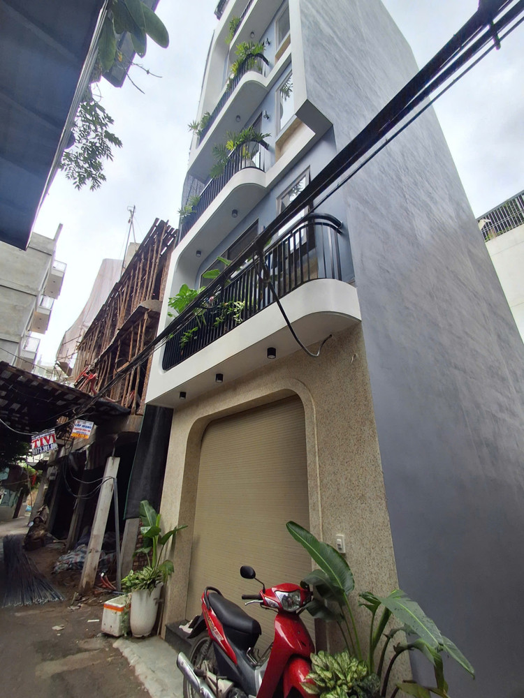 NHÀ MỚI FULL NỘI THẤT 6 TẦNG THANG MÁY Ô TÔ ĐỖ CỬA THẠCH BÀN - LONG BIÊN 30M2 8.3 TỶ