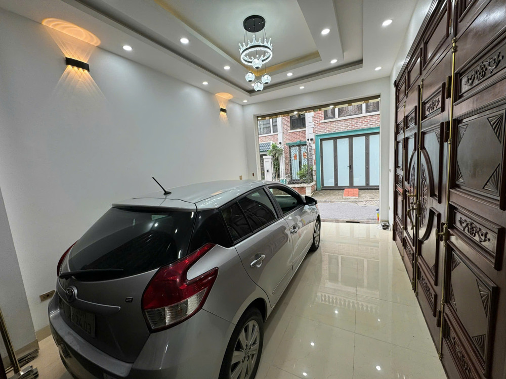 BÁN NHÀ MỚI Ô TÔ ĐỖ CỬA - KINH DOANH ĐỨC GIANG - LOGN BIÊN, 46M2 4 TẦNG 10.5 TỶ