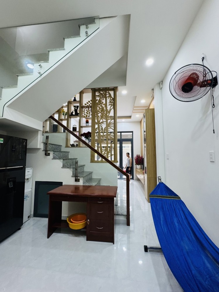 Giáp Tân Phú Nhà Đẹp 2Tầng Full Nội Thất Cao Cấp–HXH Chỉ 4,899 Tỷ