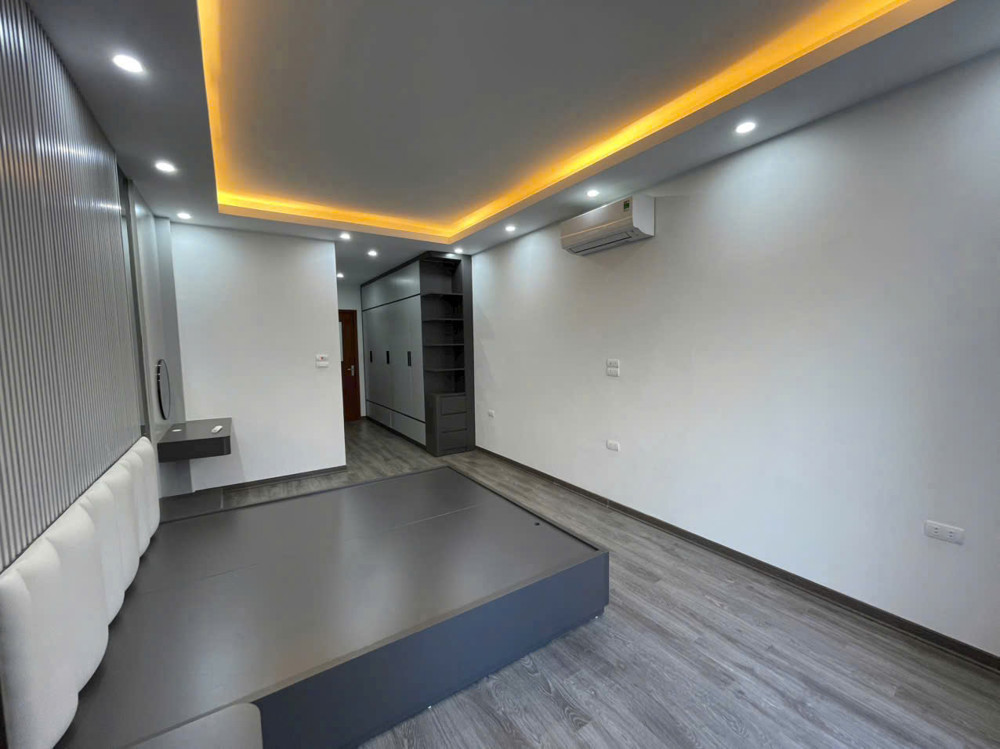 NHÀ ĐẸP Hoàng Như Tiếp 46.2m2 X 6 Tầng Mặt tiền 3.5m X 12.9 tỷ Long Biên