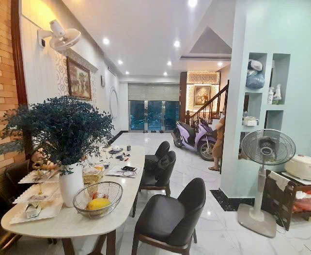 CẦN BÁN NHÀ ĐẸP GARA Ô TÔ TRÁNH KINH DOANH ĐỈNH- 16,9 TỶ, MẶT TIỀN 5M - TRUNG TÂM QUẬN ĐỐNG ĐA