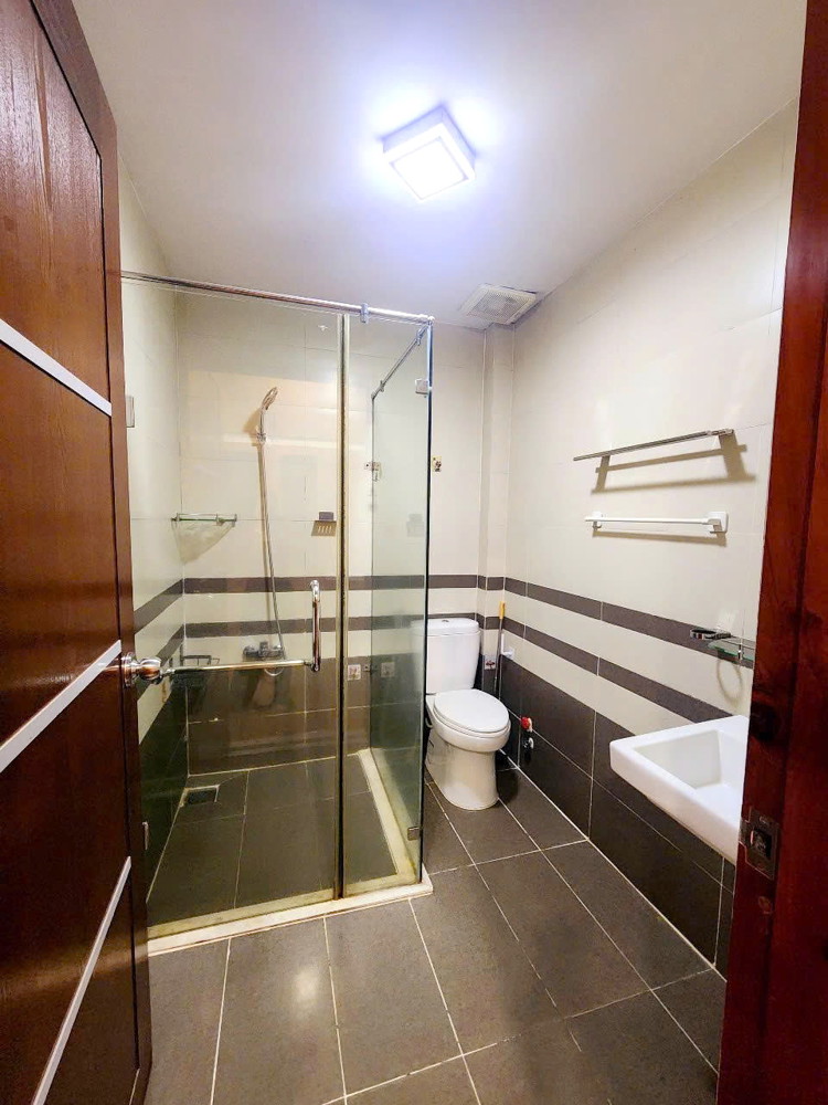 Nhà 5*10m 2 lầu/ST hẻm 125 Nguyễn Thị Tần P1Q8