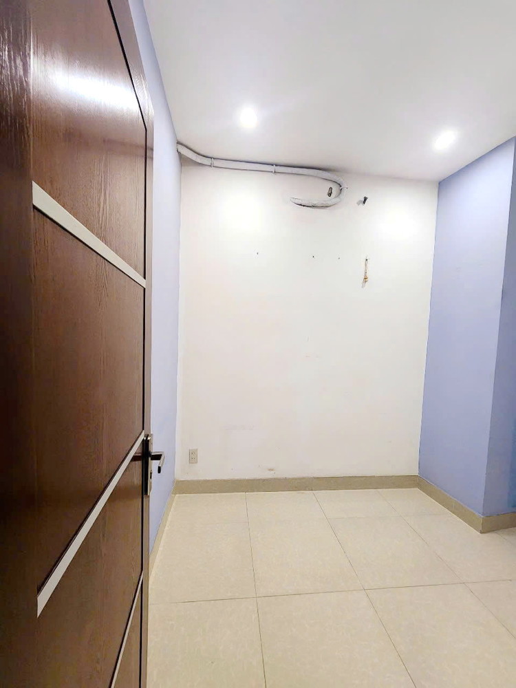 Nhà 5*10m 2 lầu/ST hẻm 125 Nguyễn Thị Tần P1Q8