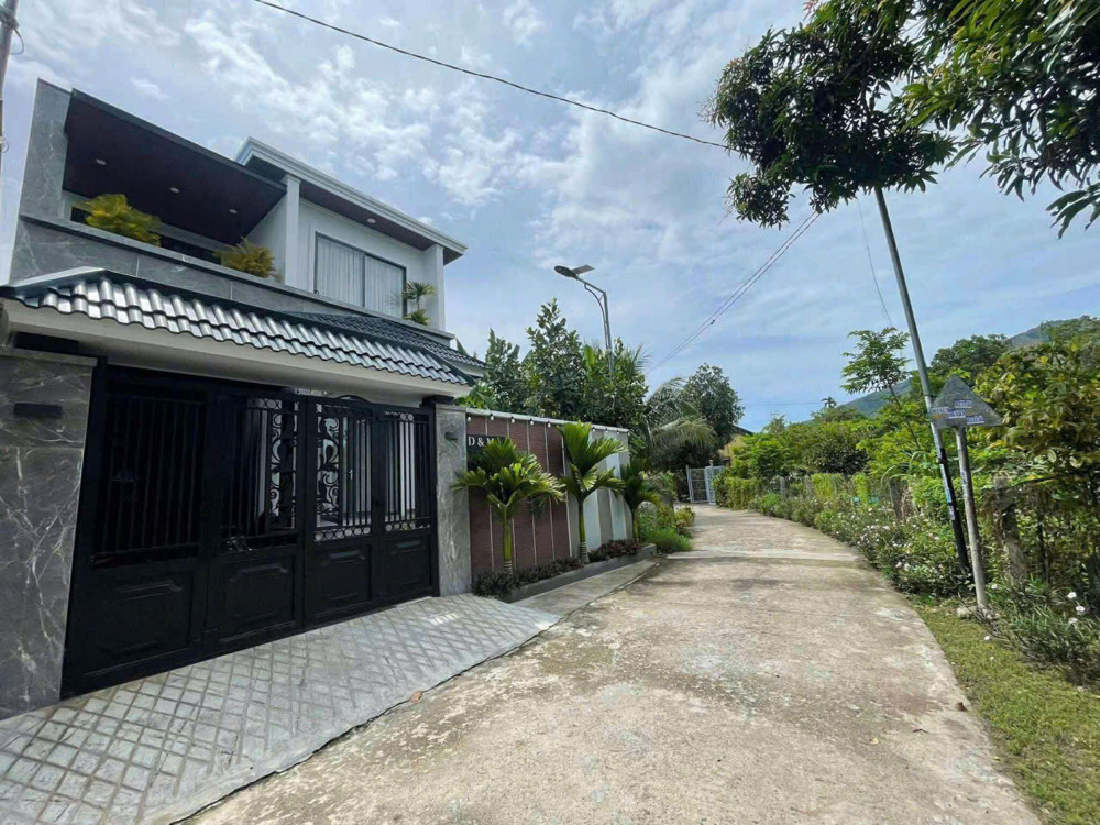 cần bán lô đất Diên an-Diên khánh- Nha Trang Dt:254m có thổ ngang 5m nở hậu 7,6m Đường bê tông 6m