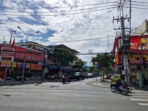 Bán nhà mặt tiền 2500m2 giá 170 tỷ Nguyễn Ảnh Thủ