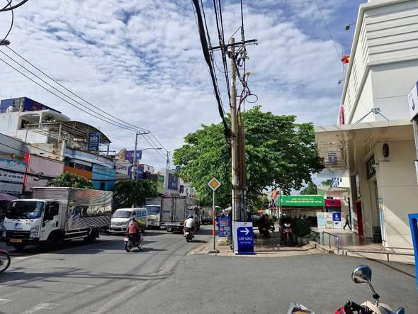 Bán nhà mặt tiền 2500m2 giá 170 tỷ Nguyễn Ảnh Thủ