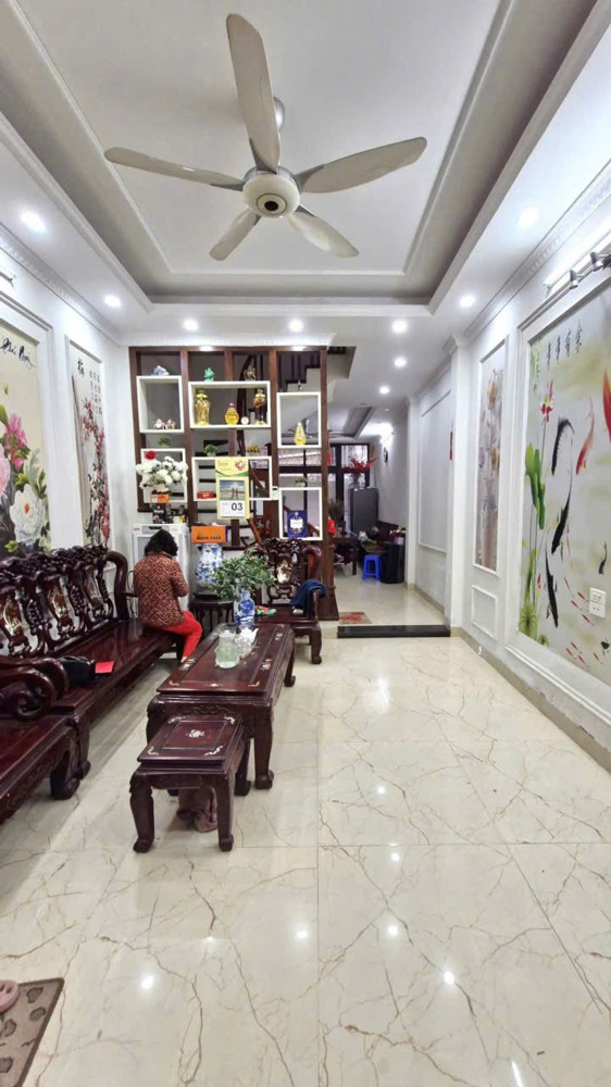 TRUNNG TÂM  CẦU GIẤY 20 M RA MẶT PHỐ - Nhỉnh 15 tỷ  nhà Nguyễn Khánh Toàn 55m, 5 T, 15 tỷ 5