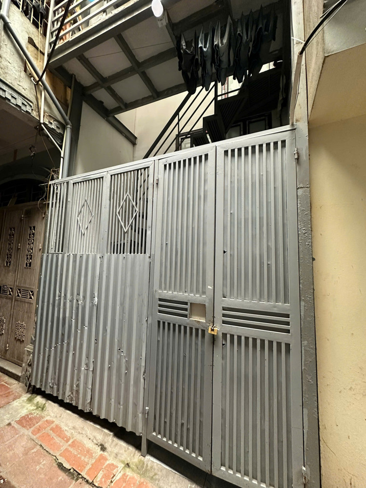 Bán nhà có sổ đỏ ngõ Mai Hương, 25m2 x 4 tầng, 3 ngủ, 2 wc, 6.1 tỷ