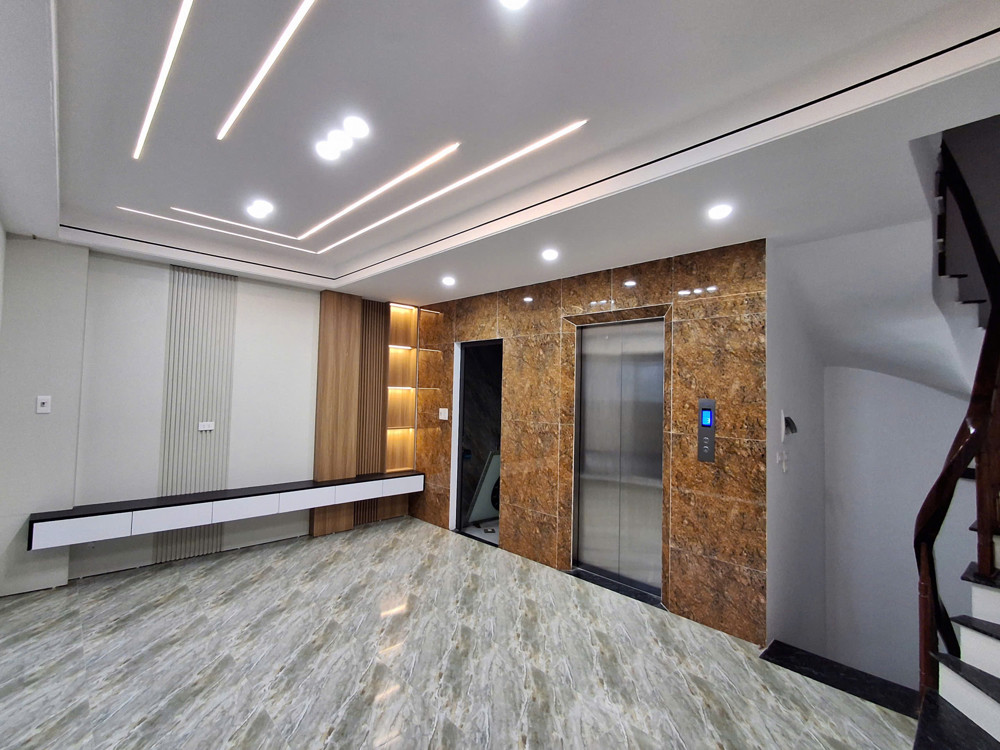 BÁN NHÀ MỚI FULL NỘI THẤT 10M RA Ô TÔ - 6 TẦNG THANG MÁY THẠCH BÀN 35M2 X 8.9 TỶ-LB