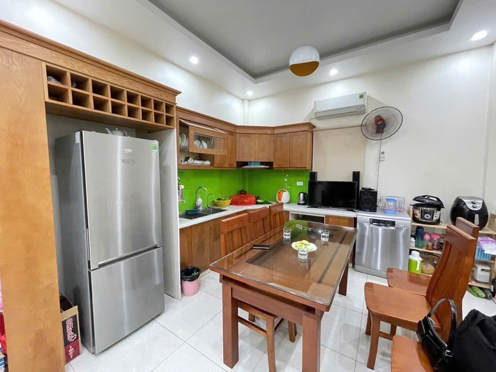 NHÀ ĐẸP DÂN XÂY KIÊN CỐ 3 TẦNG 3 P NGỦ An Đào C 43m2 X 6.75 tỷ Long Biên