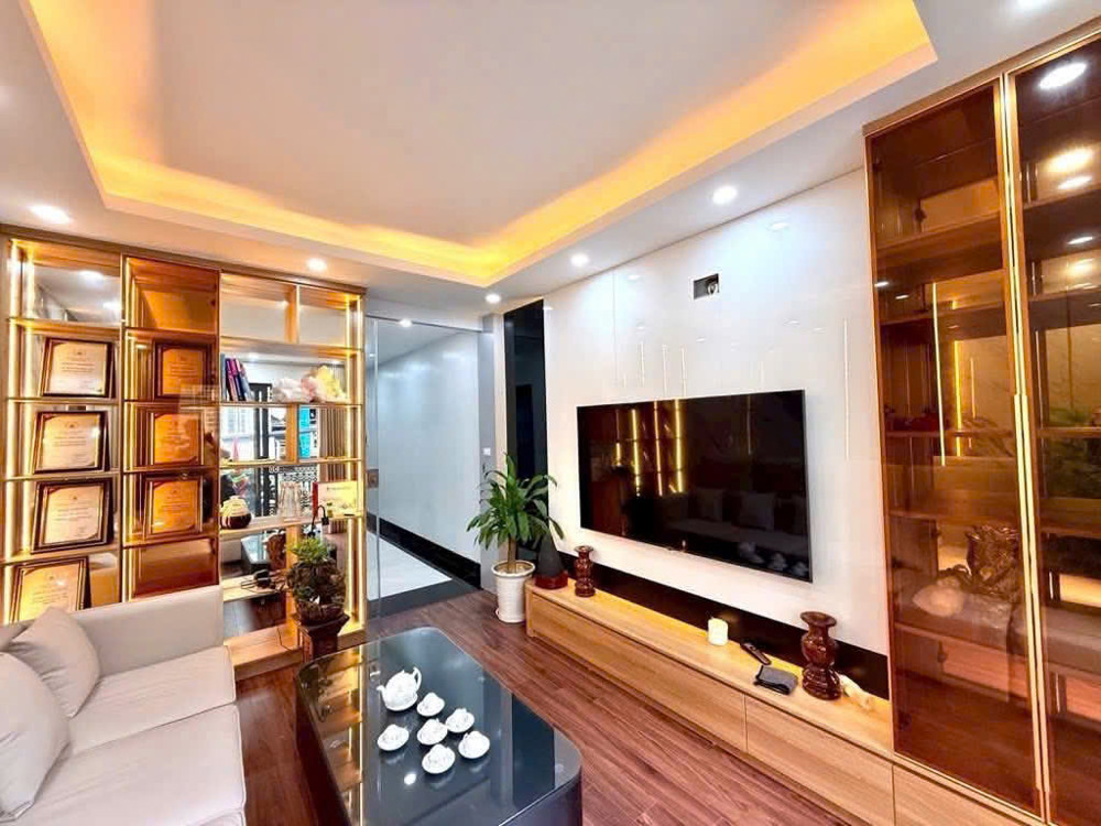 Bán nhà đẹp Thụy Khuê gần phố thang máy xịn, full nội thất hơn 7 tỷ