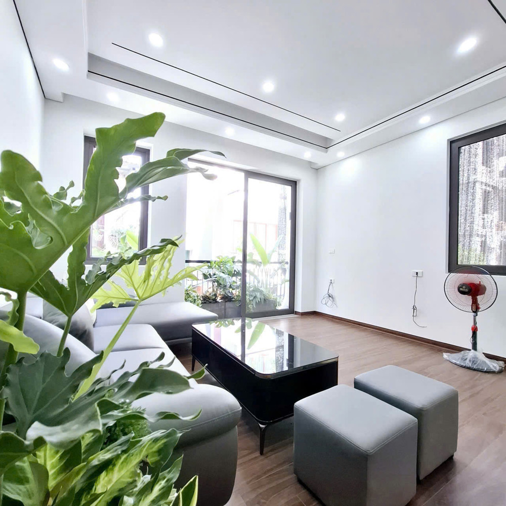 BÁN NHÀ MỚI FULL NỘI THẤT Ô TÔ ĐỖ CỬA Vũ Đình Tụng 30 m2  6 tầng 8.3 tỷ Long Biên- Hà Nội