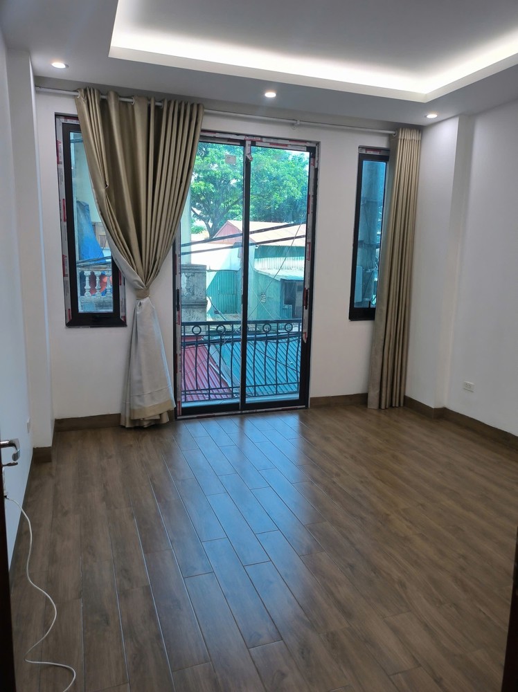 NHÀ ĐẸP LẠC LONG QUÂN - TÂY HỒ, DT50M2, 4 TẦNG, 4P. NGỦ, NGÕ THÔNG