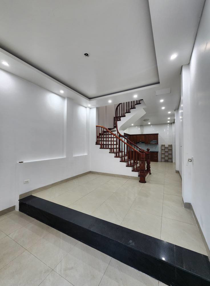 NHÀ ĐẸP LẠC LONG QUÂN - TÂY HỒ, DT50M2, 4 TẦNG, 4P. NGỦ, NGÕ THÔNG