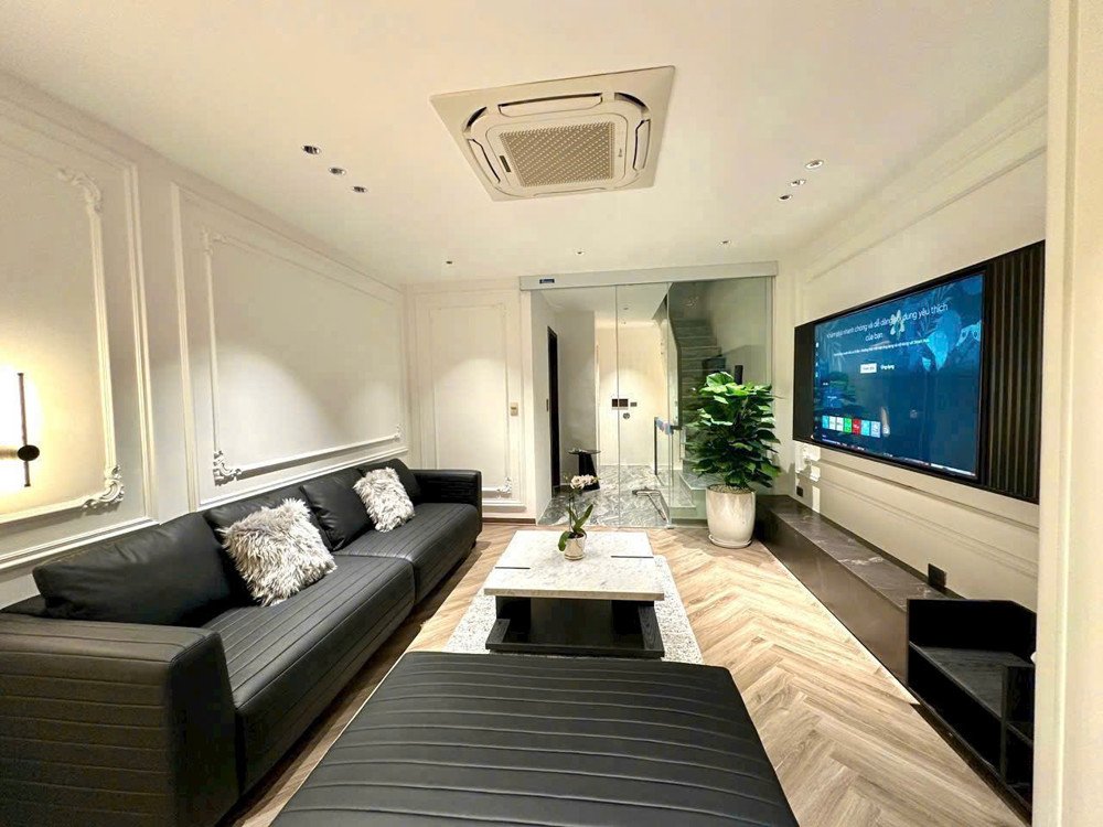 BÁN NHÀ MỚI FULL NỘI THẤT Ô TÔ ĐỖ CỬA Thạch Bàn- Long Biên 43m2 X 5Tầng 11.x tỷ