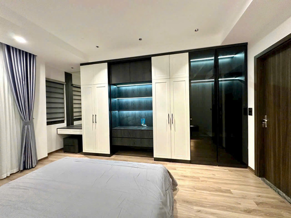 BÁN NHÀ MỚI FULL NỘI THẤT Ô TÔ ĐỖ CỬA Thạch Bàn- Long Biên 43m2 X 5Tầng 11.x tỷ