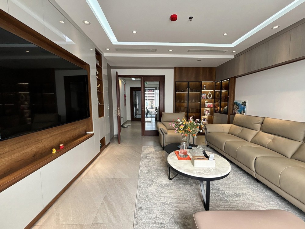 BÁN NHÀ HOÀNG QUỐC VIỆT CẦU GIẤY PHÂN LÔ VỈA HÈ Ô TÔ TRÁNH VĂN PHÒNG 60M 7 TẦNG THANG MÁY 28 TỶ