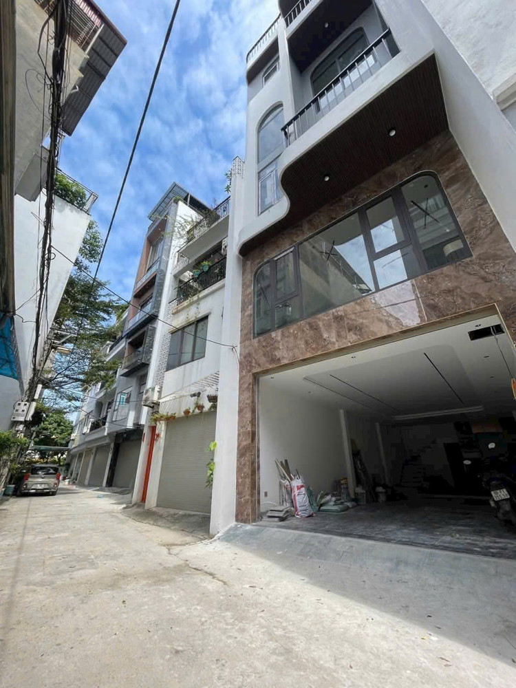 SIÊU PHẨM NHÀ MỚI 6 TẦNG Ô TÔ VÀO NHÀ FULL NỘI THẤT Phố Trạm, 46m2  13.6 Tỷ