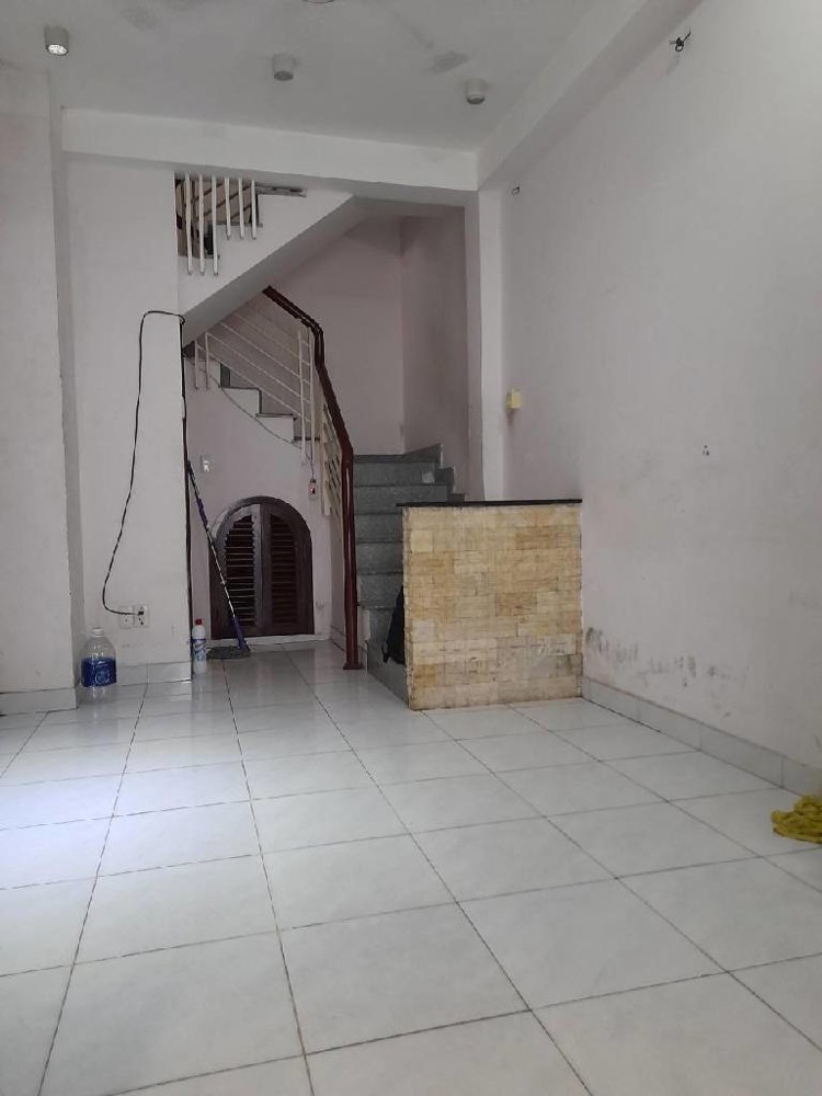 CHỈ 3.9 TỶ MÀ CÓ 5 TẦNG BTCT- TẶNG NỘI THẤT- VÀI BƯỚC RA HẺM XE TẢI  VÀ RA GA METRO CV  LÊ THỊ RIÊNG