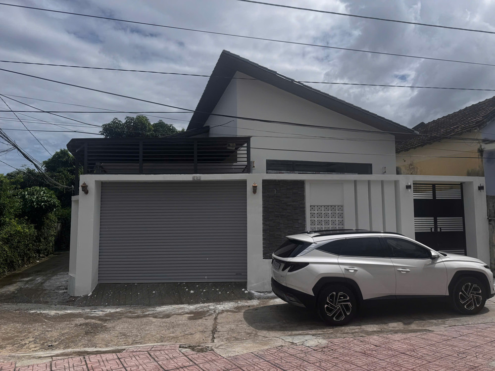 Nhà căn góc phường Tây Nha Trang  cách 23/10 50m đường ô tô tận nơi đối diện trường Mầm non Vĩnh