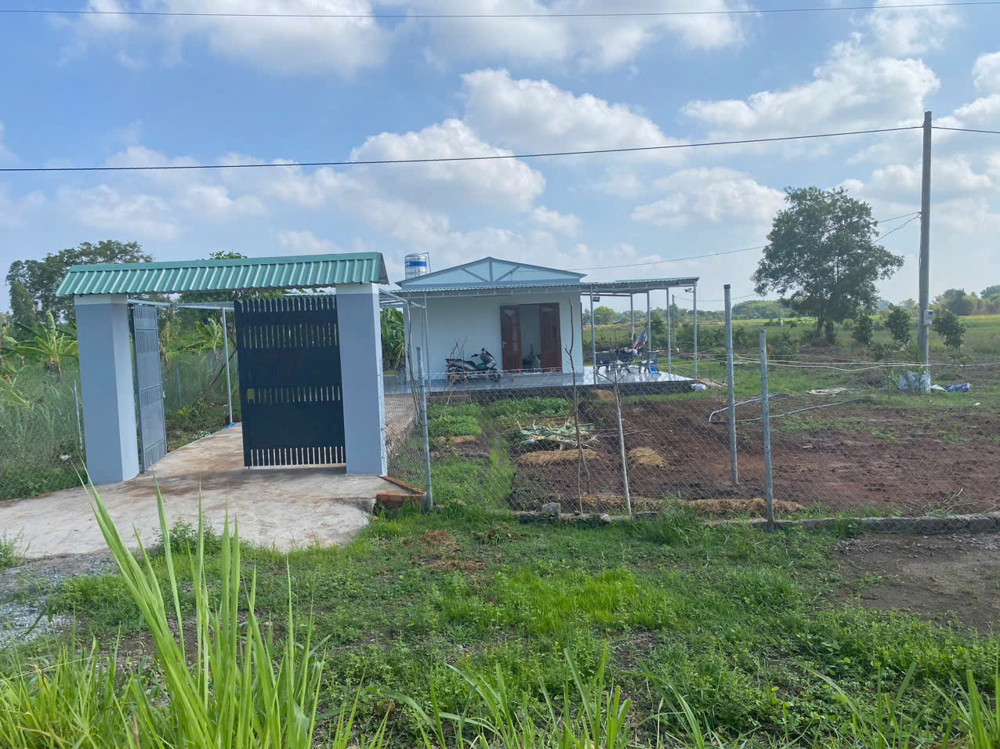 Nhà vườn 2000mv trái cây sẳn mt nhựa giá 4ty5 thương lượng