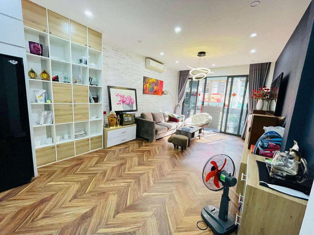 HIẾM BÁN - MẶT TIỀN ĐƯỜNG 10M XE HƠI ĐẬU CỬA ĐIỆN BIÊN PHỦ, QUẬN 3 - 4M*14M - CHÍNH CHỦ 1 ĐỜI XƯA