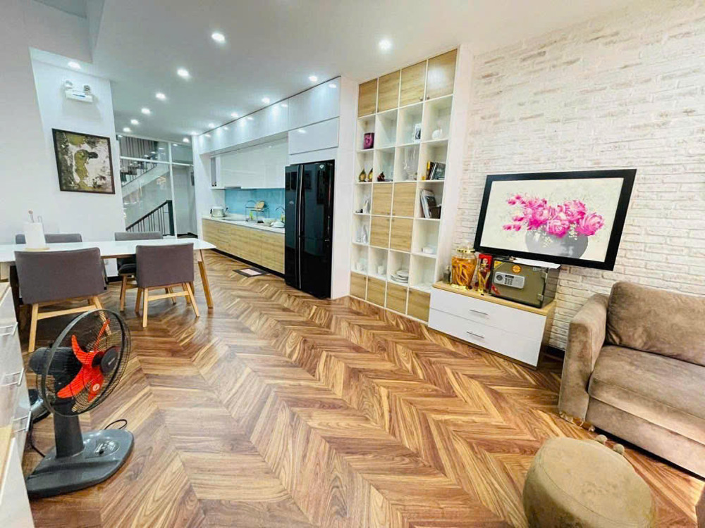 HIẾM BÁN - MẶT TIỀN ĐƯỜNG 10M XE HƠI ĐẬU CỬA ĐIỆN BIÊN PHỦ, QUẬN 3 - 4M*14M - CHÍNH CHỦ 1 ĐỜI XƯA