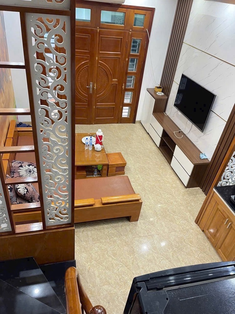 THẠCH BÀN- Ở NGAY- 5 TẦNG- Ô TÔ ĐỖ CỬA - CHỈ 5.X TỶ