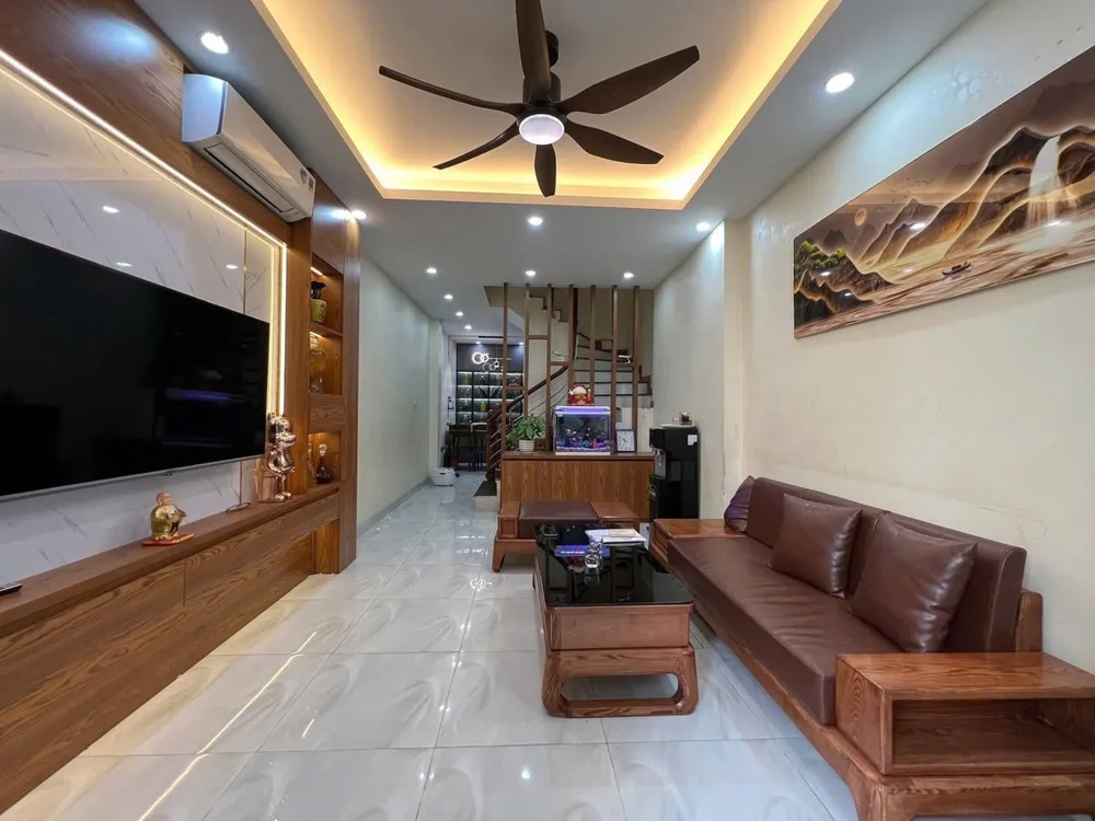 BÁN NHÀ 5 TẦNG ĐẸP Ô TO ĐỖ CỬA FULL NỘI THẤT Phố Ngọc Thụy 35m2 X 8.2 tỷ Long Biên Hà Nội